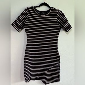 Women’s IRIS Short Sleeve Striped Dress- L